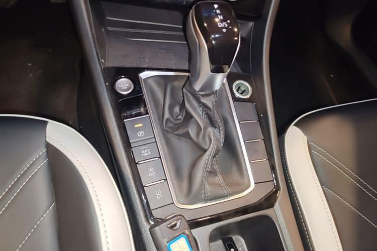 Used Jetta VA7 2025 1.4T First-Come First-Served Edition Gear Lever