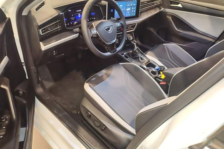 Used Jetta VA7 2025 1.4T First-Come First-Served Edition Left Front Seat