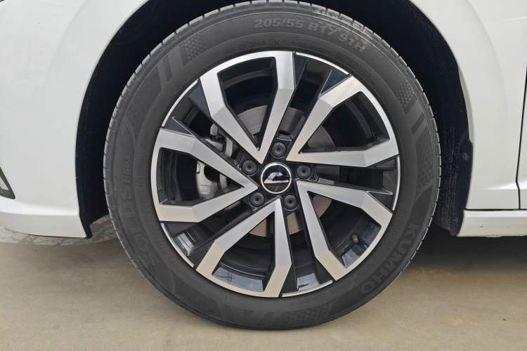 Used Jetta VA7 2025 1.4T First-Come First-Served Edition Left Front Wheel Hub