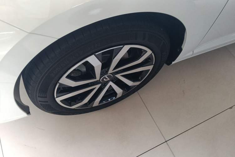 Used Jetta VA7 2025 1.4T First-Come First-Served Edition Left Front Wheel Hub