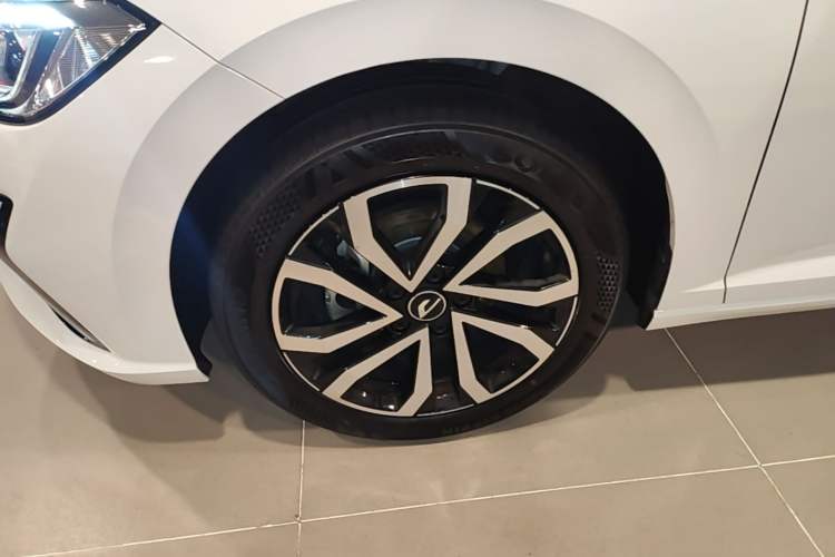 Used Jetta VA7 2025 1.4T First-Come First-Served Edition Left Front Wheel Hub
