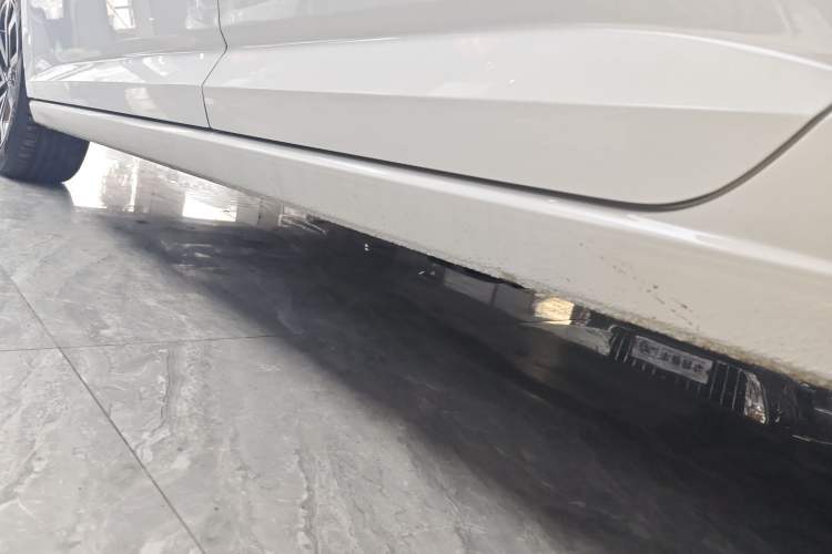 Used Jetta VA7 2025 1.4T First-Come First-Served Edition Left Side Sill