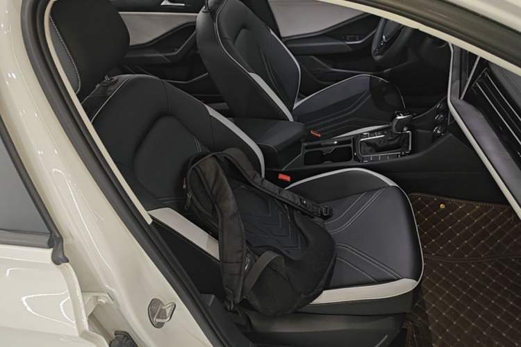Used Jetta VA7 2025 1.4T First-Come First-Served Edition Right Front Seat