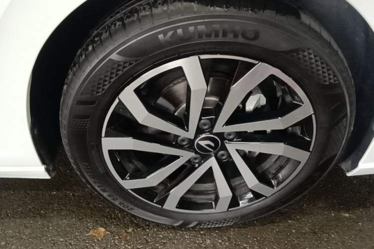 Used Jetta VA7 2025 1.4T First-Come First-Served Edition Right Front Wheel Hub