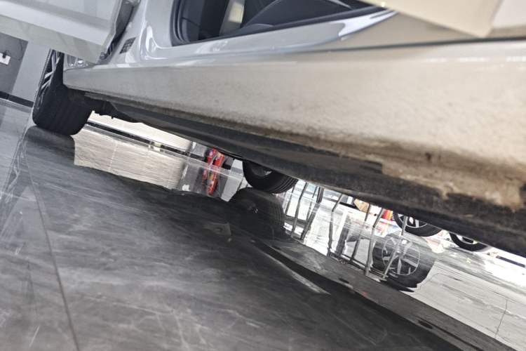 Used Jetta VA7 2025 1.4T First-Come First-Served Edition Right Side Sill