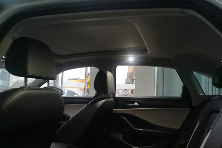 Used Jetta VA7 2025 1.4T First-Come First-Served Edition Roof
