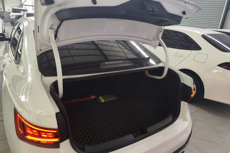 Used Jetta VA7 2025 1.4T First-Come First-Served Edition Trunk