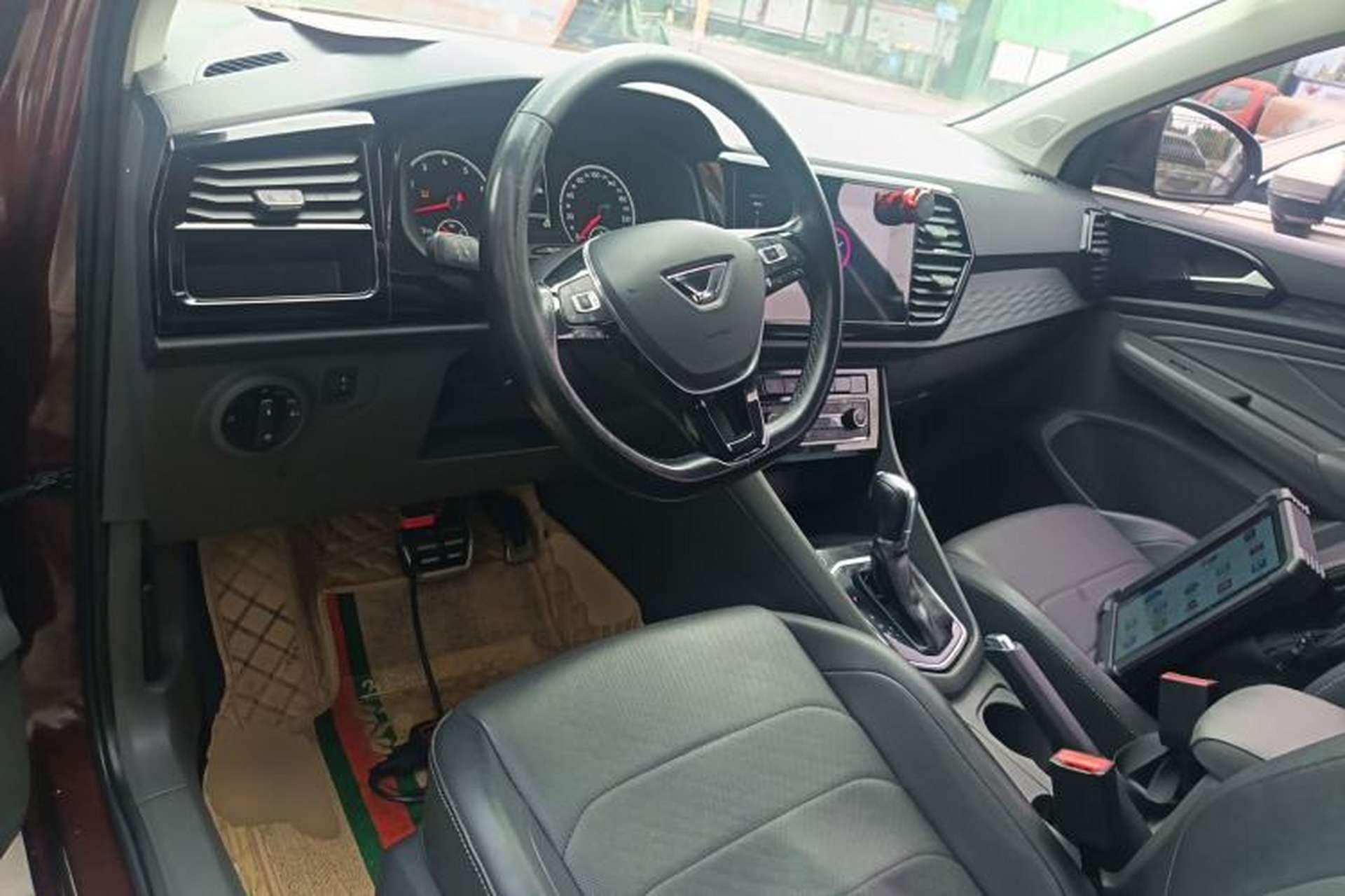 Used Jetta VS5 2019 280TSI Automatic Glory Edition Center Console