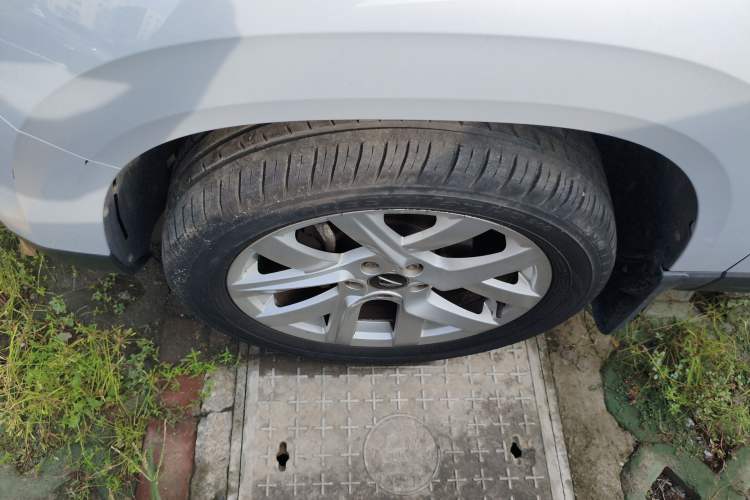 Used Jetta VS5 2019 280TSI Automatic Enjoyment Model Left Front Wheel Hub