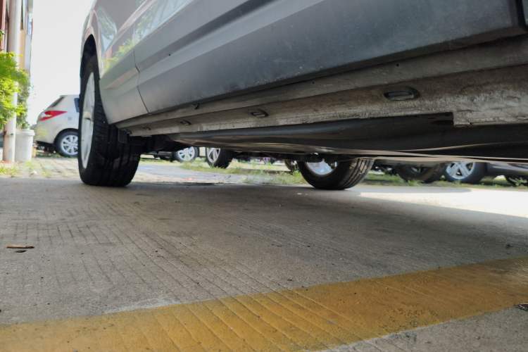 Used Jetta VS5 2019 280TSI Automatic Enjoyment Model Right Side Sill