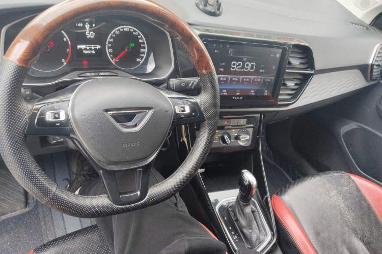 Used Jetta VS5 2021 280TSI Automatic Trend Edition Center Console