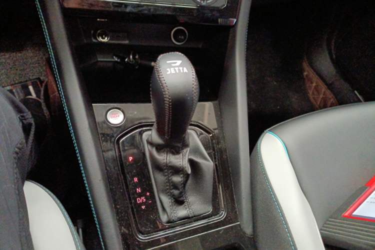 Used Jetta VS5 2023 280TSI Automatic High-Gloss Enjoyment Model Gear Lever