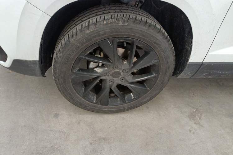Used Jetta VS5 2023 280TSI Automatic High-Gloss Enjoyment Model Left Front Wheel Hub