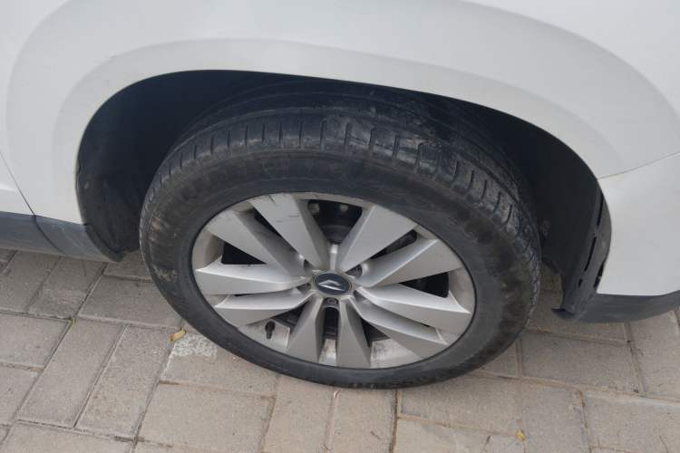Used Jetta VS5 2021 280TSI Automatic Trend Edition Right Front Wheel Hub