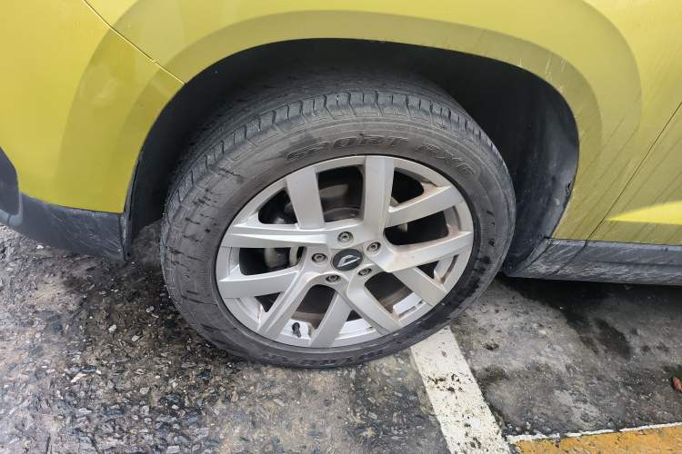 Used Jetta VS5 2019 280TSI Automatic Enjoyment Model Left Front Wheel Hub