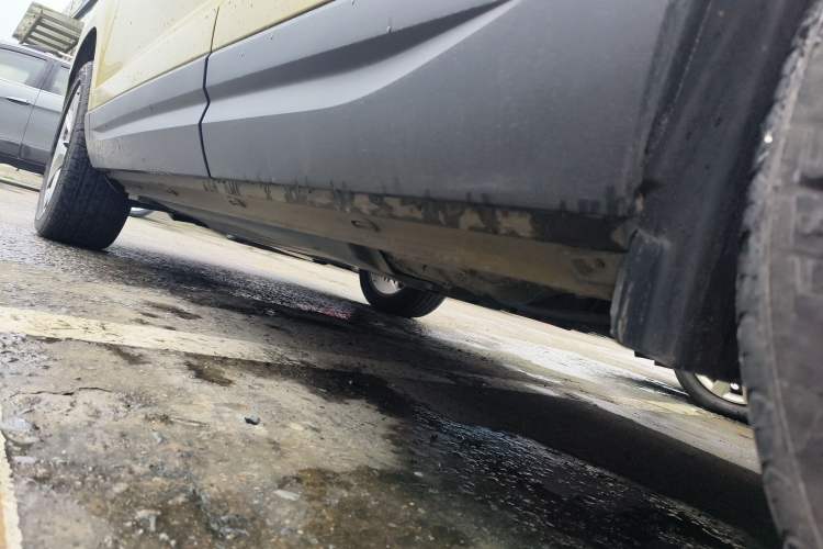 Used Jetta VS5 2019 280TSI Automatic Enjoyment Model Left Side Sill