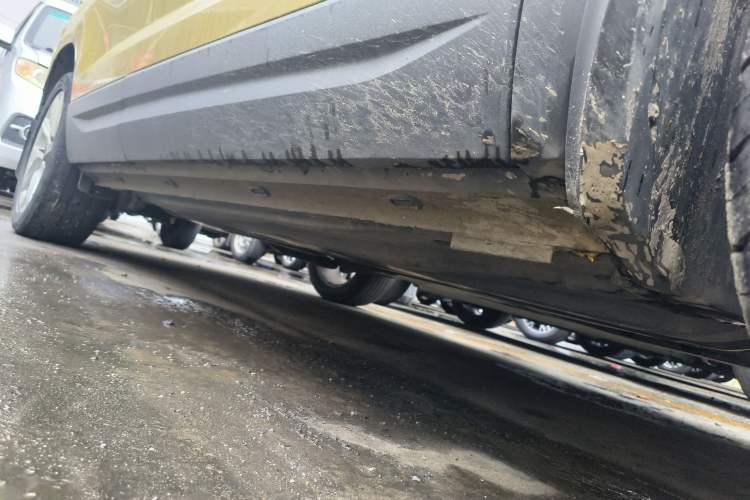 Used Jetta VS5 2019 280TSI Automatic Enjoyment Model Right Side Sill