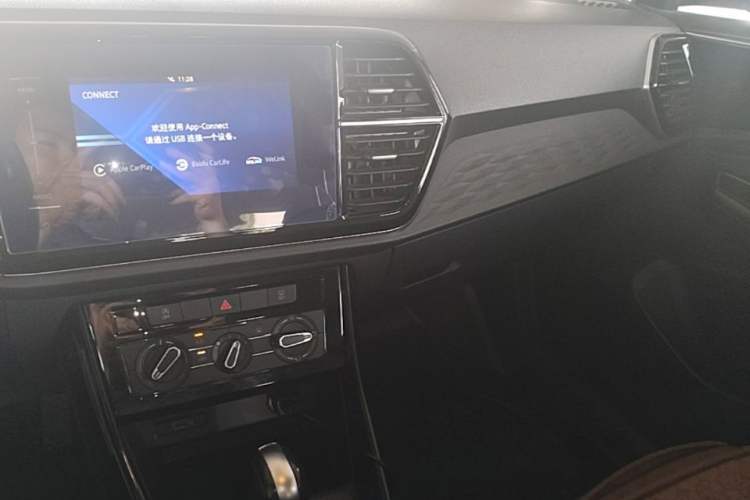 Used Jetta VS5 2019 280TSI Automatic Trend Model Audio And AC Panel