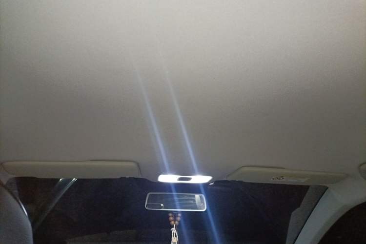 Used Jetta VS5 2019 280TSI Automatic Trend Model Headliner