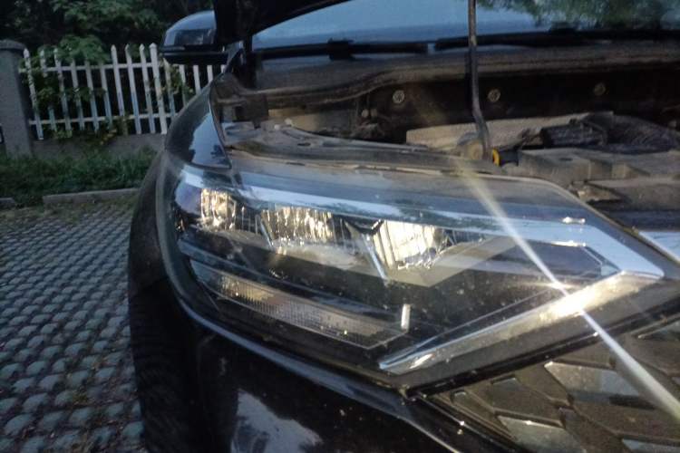 Used Jetta VS5 2019 280TSI Automatic Trend Model Right Front Headlight