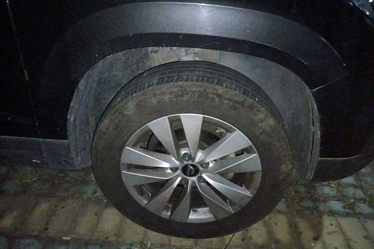 Used Jetta VS5 2019 280TSI Automatic Trend Model Right Front Wheel Hub