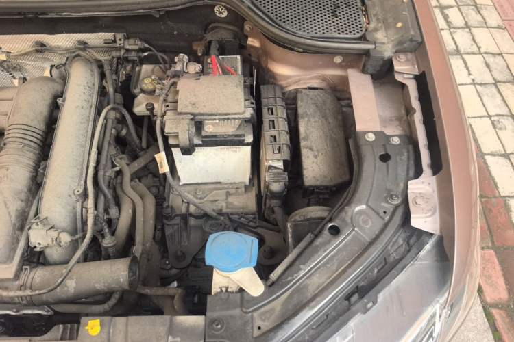 Used Jetta VS5 2019 280TSI Automatic Glory Edition Engine Bay Left