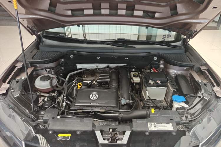 Used Jetta VS5 2019 280TSI Automatic Glory Edition Engine Bay