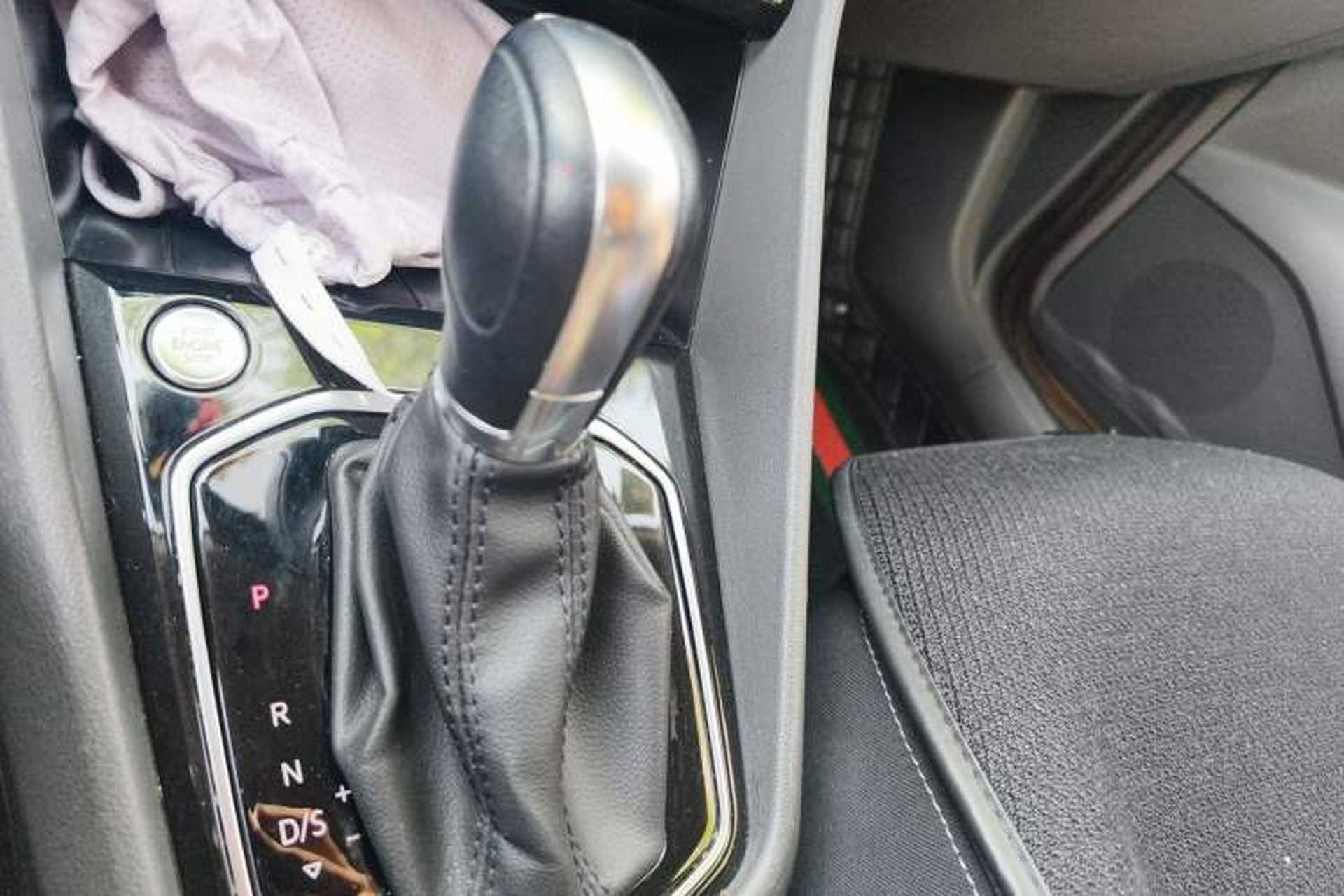 Used Jetta VS5 2019 280TSI Automatic Enjoyment Model Gear Lever