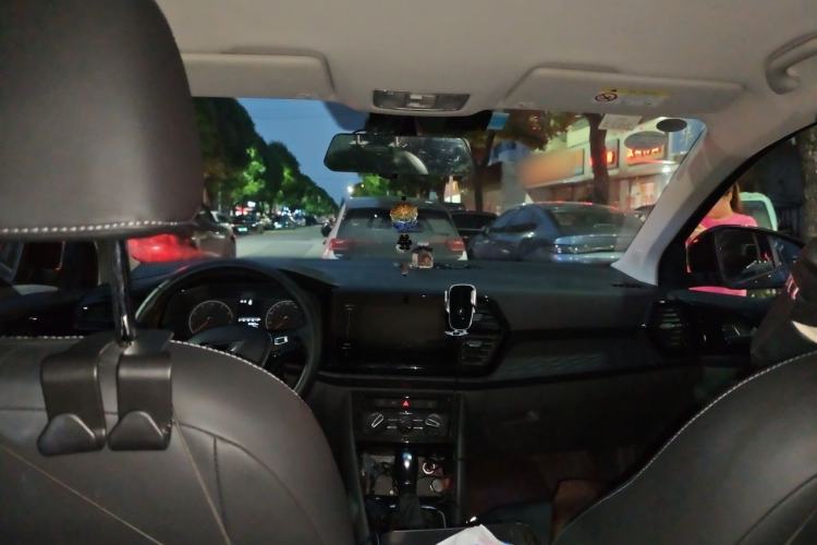 Used Jetta VS5 2019 280TSI Automatic Enjoyment Model Headliner