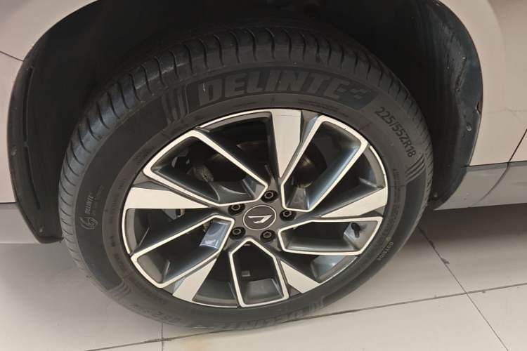 Used Jetta VS5 2019 280TSI Automatic Glory Edition Left Front Wheel Hub