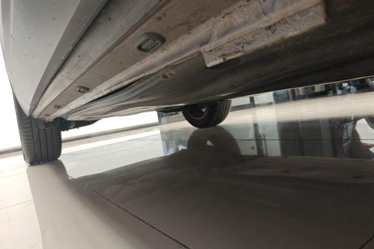 Used Jetta VS5 2019 280TSI Automatic Glory Edition Right Side Sill