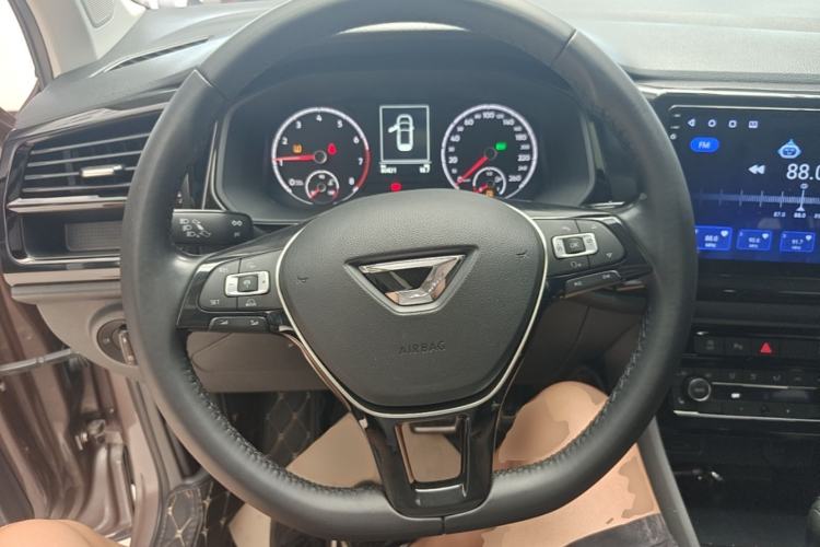 Used Jetta VS5 2019 280TSI Automatic Glory Edition Steering Wheel