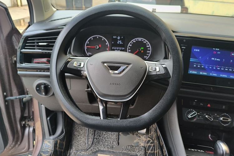 Used Jetta VS5 2019 280TSI Automatic Enjoyment Model Steering Wheel