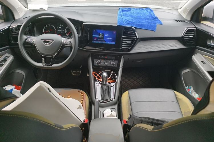 Used Jetta VS5 2019 280TSI Automatic Enjoyment Model Center Console