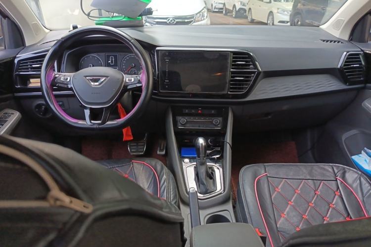 Used Jetta VS5 2019 280TSI Automatic Glory Edition Center Console