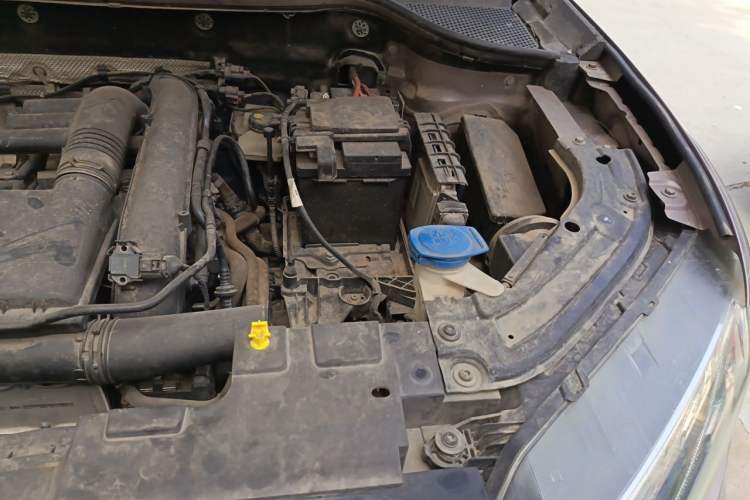 Used Jetta VS5 2019 280TSI Automatic Glory Edition Engine Bay Left