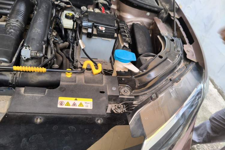 Used Jetta VS5 2019 280TSI Automatic Enjoyment Model Engine Bay Left