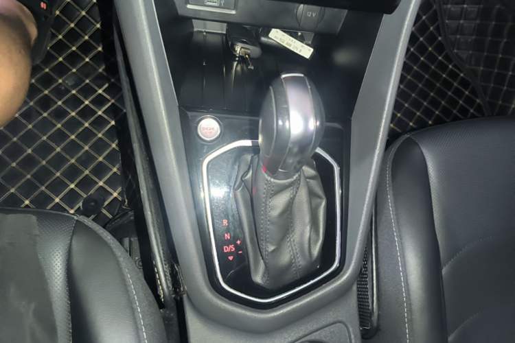 Used Jetta VS5 2019 280TSI Automatic Enjoyment Model Gear Lever