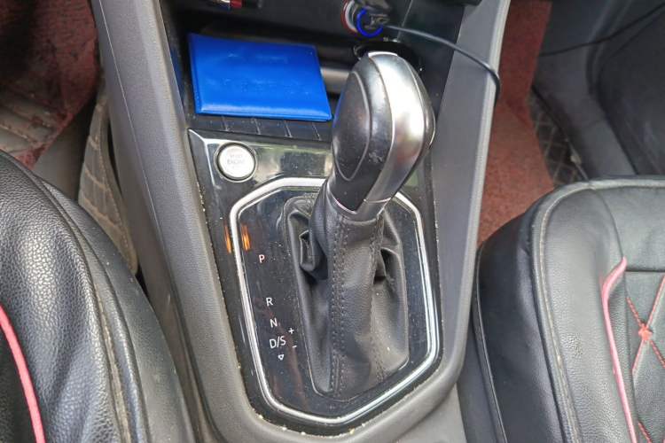 Used Jetta VS5 2019 280TSI Automatic Glory Edition Gear Lever
