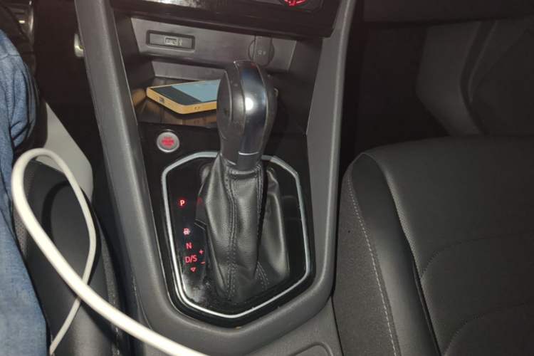 Used Jetta VS5 2019 280TSI Automatic Enjoyment Model Gear Lever