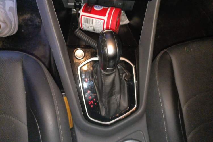 Used Jetta VS5 2019 280TSI Automatic Enjoyment Model Gear Lever