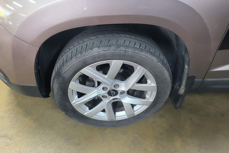 Used Jetta VS5 2019 280TSI Automatic Enjoyment Model Left Front Wheel Hub