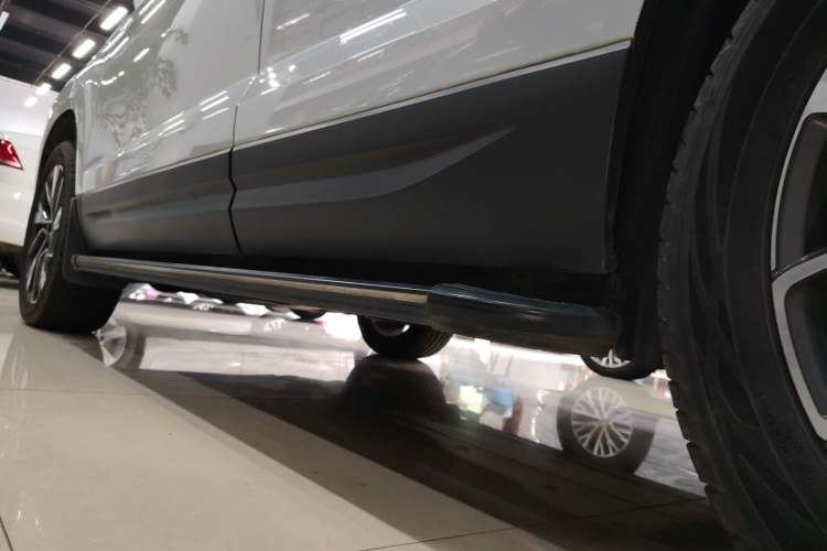 Used Jetta VS5 2019 280TSI Automatic Glory Edition Left Side Sill