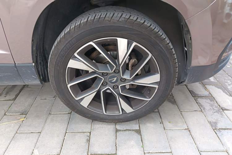 Used Jetta VS5 2019 280TSI Automatic Glory Edition Right Front Wheel Hub