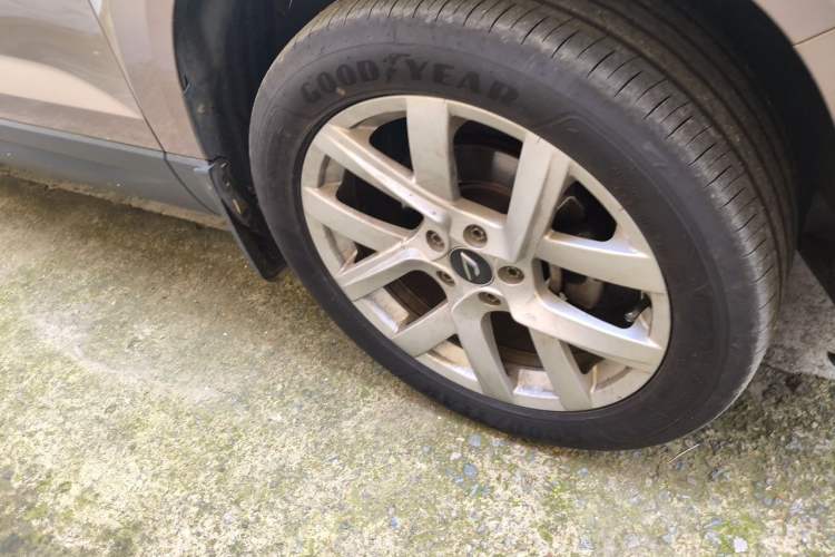 Used Jetta VS5 2019 280TSI Automatic Enjoyment Model Right Front Wheel Hub