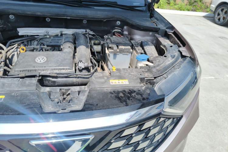 Used Jetta VS5 2019 280TSI Automatic Glory Edition Engine Bay Left