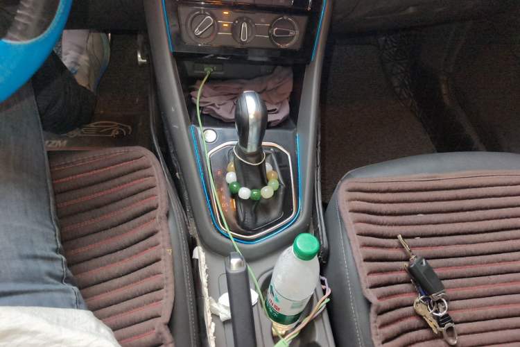 Used Jetta VS5 2019 280TSI Automatic Enjoyment Model Gear Lever