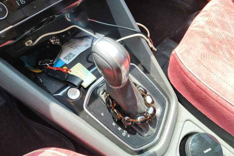Used Jetta VS5 2019 280TSI Automatic Glory Edition Gear Lever