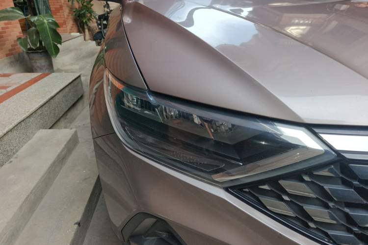 Used Jetta VS5 2019 280TSI Automatic Enjoyment Model Right Front Headlight