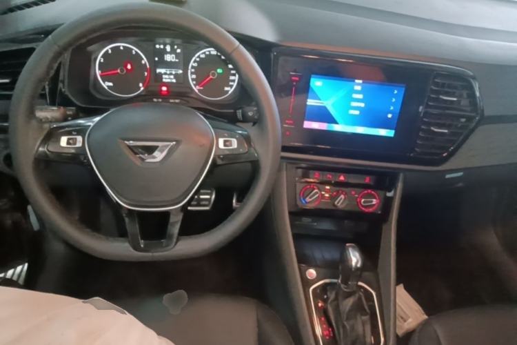 Used Jetta VS5 2019 280TSI Automatic Enjoyment Model Center Console
